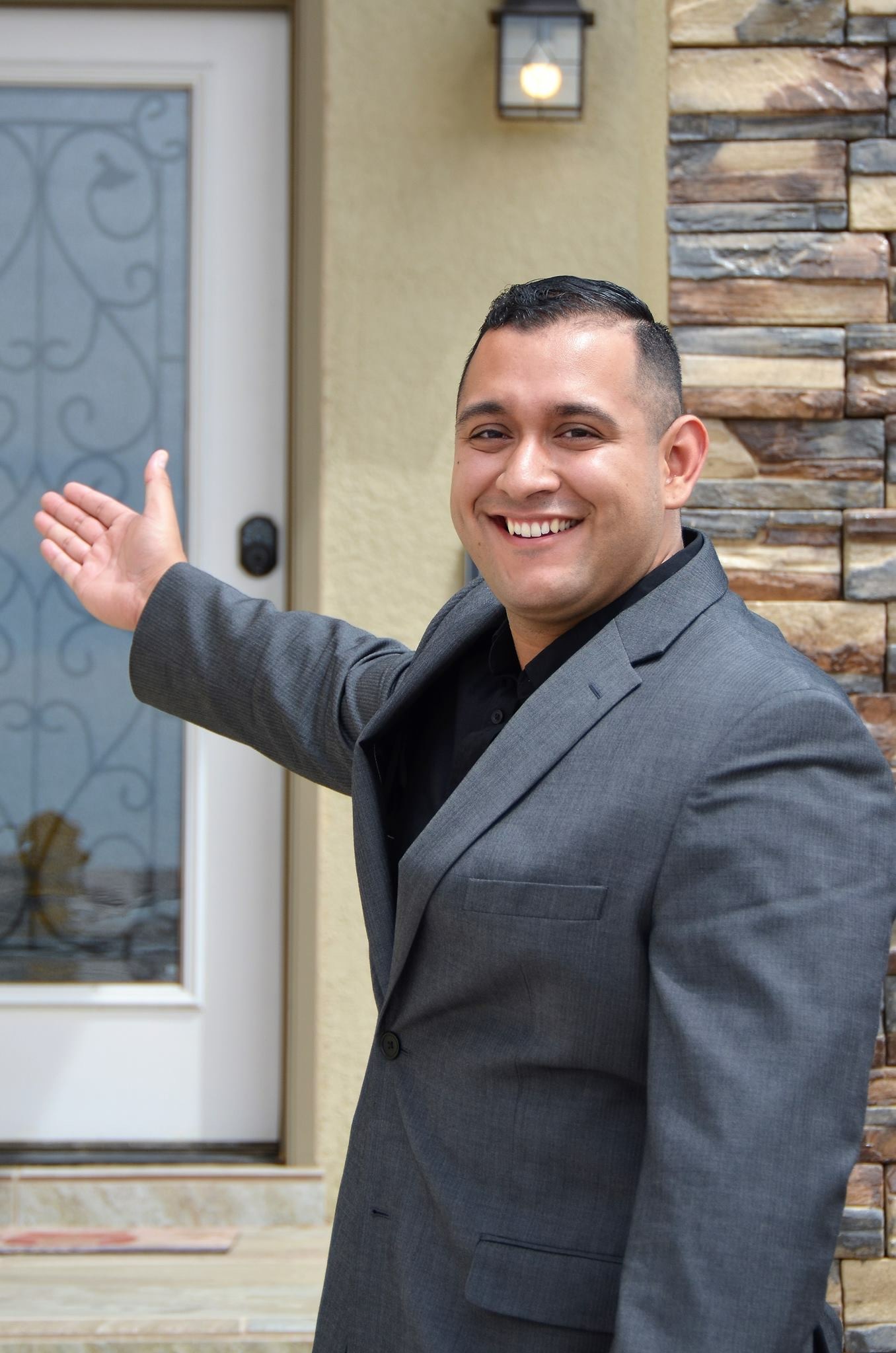 Realtor Profile Picture